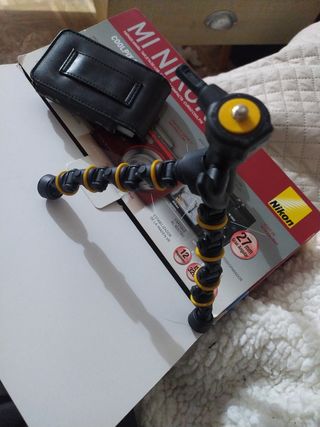 Caja de Nikon Nikonistas,trípode,fund