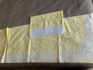 Sábana bordado artesanal y encaje de guipur