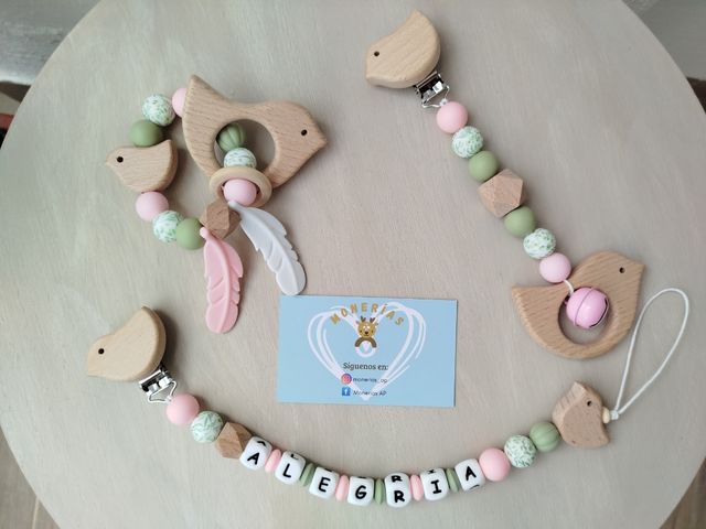 Chupetero, sonajero y mordedor