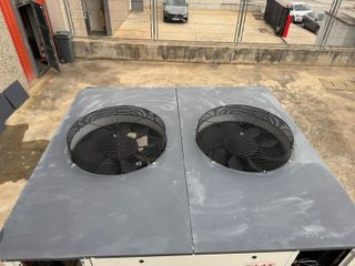 Enfriadora de agua Ciat de 86 kw, bomba calor