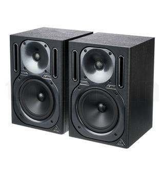 Altavoces autoamplificados Behringer B2030A