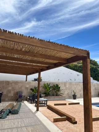 Pérgola madera adosado 6x3 2500€
