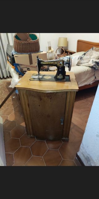 Máquina de coser Singer antigua, modelo 15K