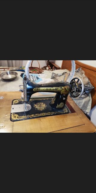 Máquina de coser Singer antigua, modelo 15K