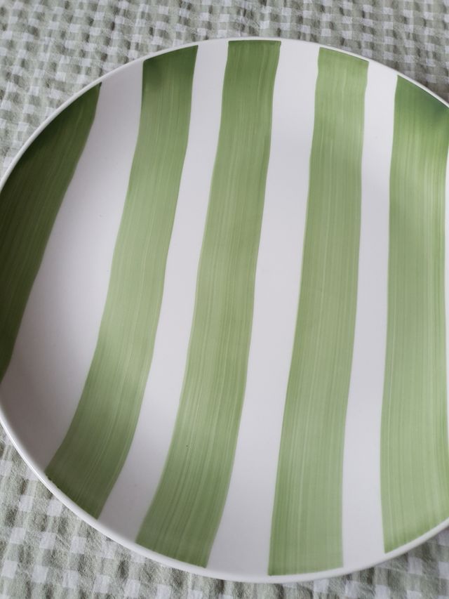 Plato llano rayas verdes