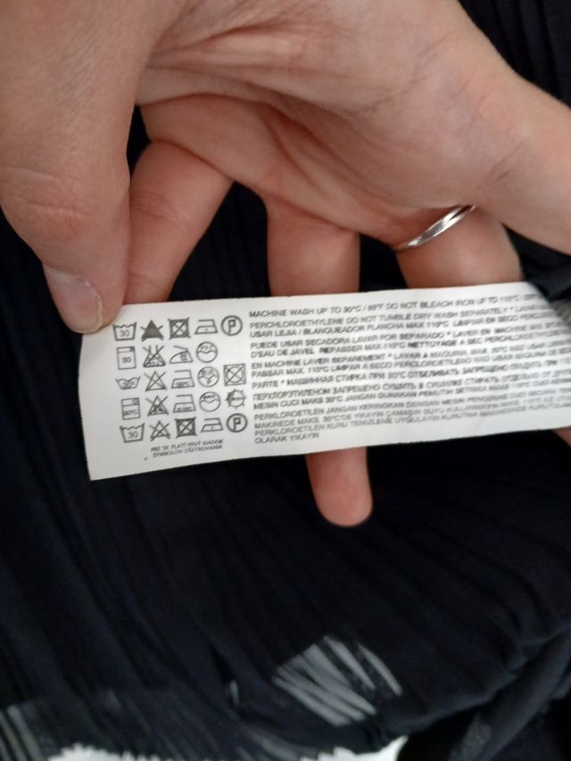 Vestido fiesta corto negro Mango