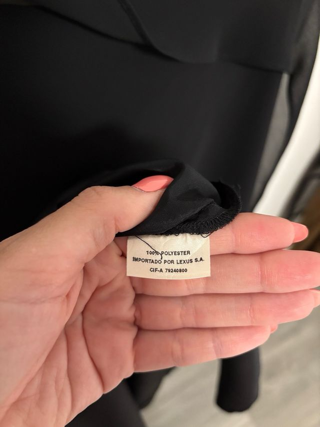 Falda negra con vuelo