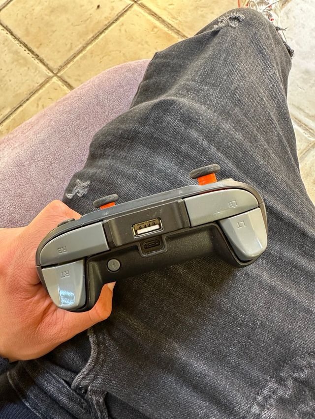 Telecomando Moga per dispositivi mobili e PC