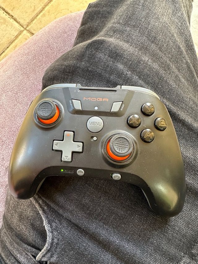 Telecomando Moga per dispositivi mobili e PC