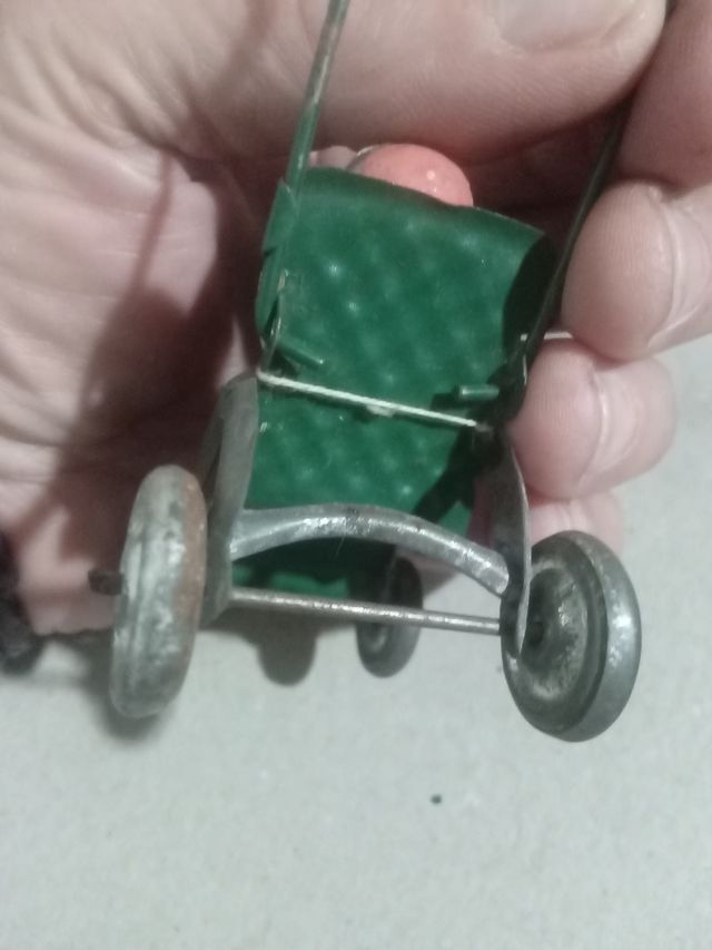 MUÑECA MUY ANTIGUA DE MADERA