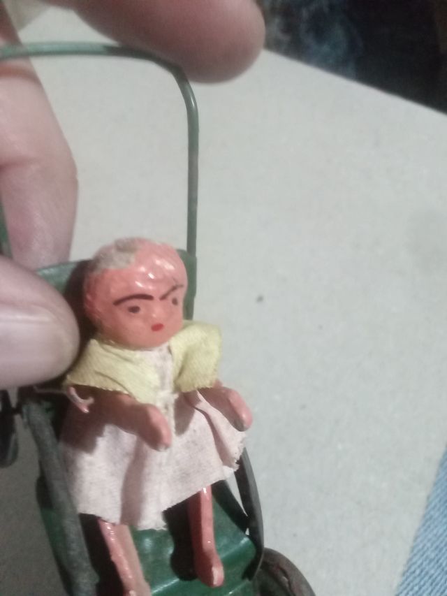 MUÑECA MUY ANTIGUA DE MADERA