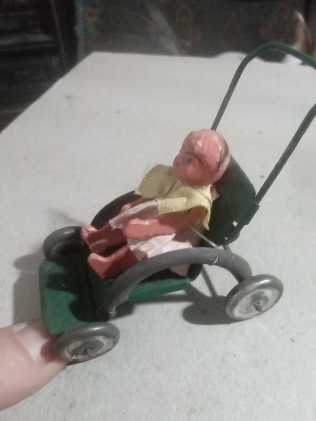 MUÑECA MUY ANTIGUA DE MADERA