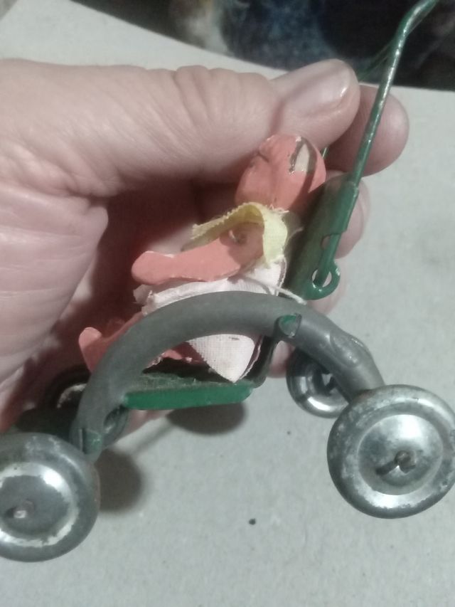 MUÑECA MUY ANTIGUA DE MADERA