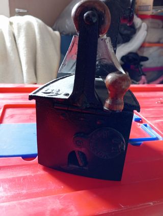 Plancha de carbón antigua