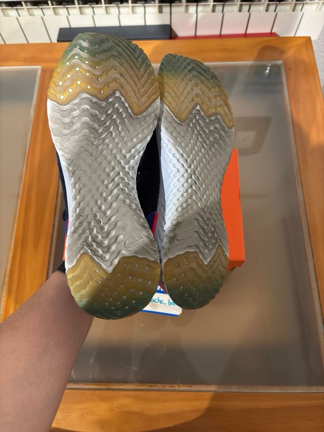 Nike Epic React Flyknit “College Navy”