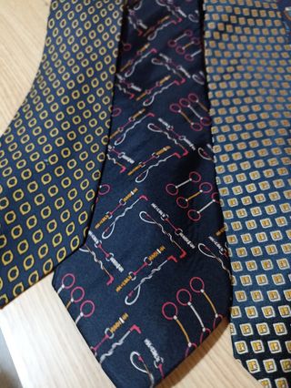 Corbatas Gucci 
