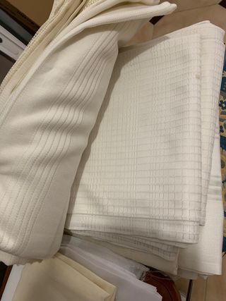 Cortinas confeccionadas con barra incluida 30€