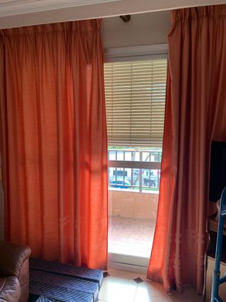 Cortinas confeccionadas con barra incluida 30€