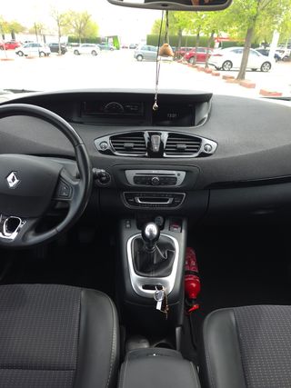 Renault Grand Scenic 2015