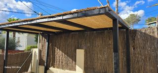 Sombrillas pergolas chiringuitos
