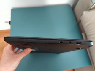 Portátil Asus R417W