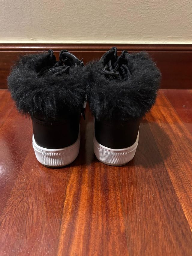 Playera media caña polipiel negro