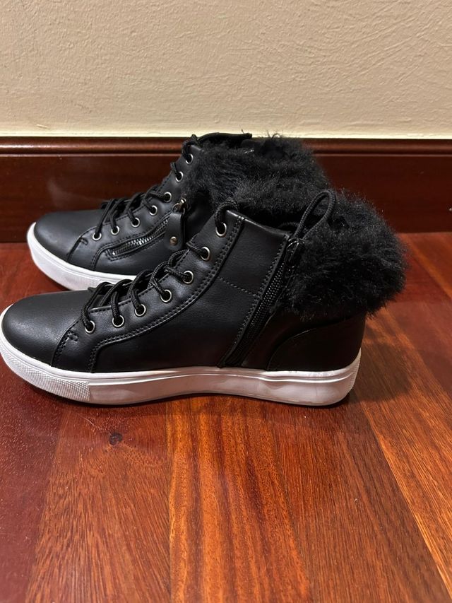 Playera media caña polipiel negro