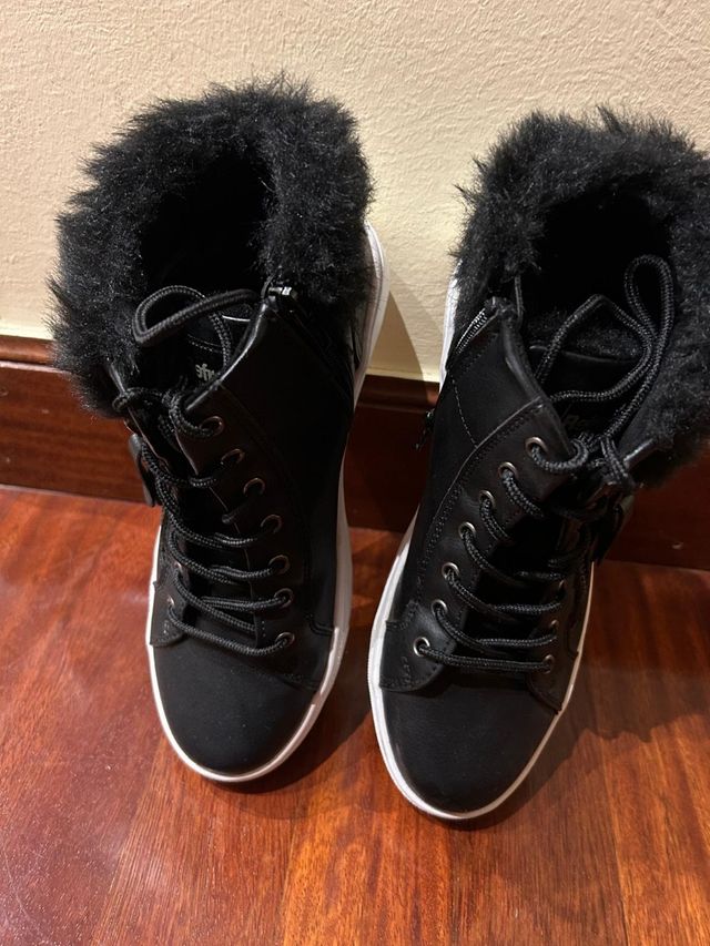 Playera media caña polipiel negro