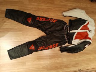 Traje de moto de cuero