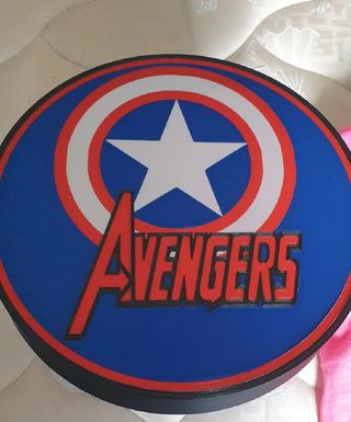 Letrero led Avengers leer descripción