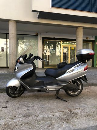 Moto Suzuki Burgman 650