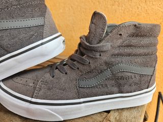 Vans Sk8-Hi Grises Letras