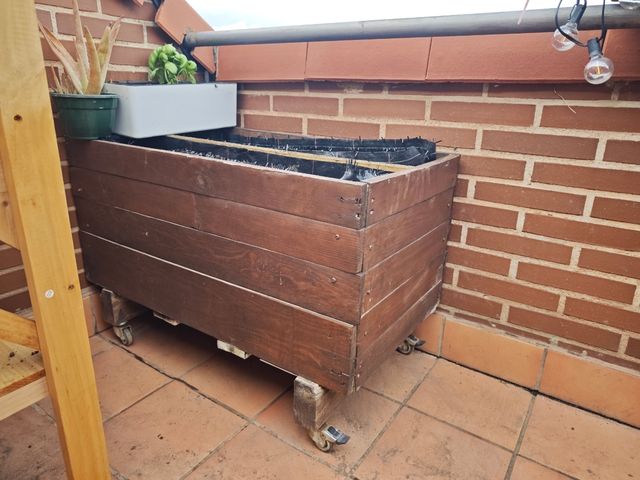 Jardinera huerto urbano