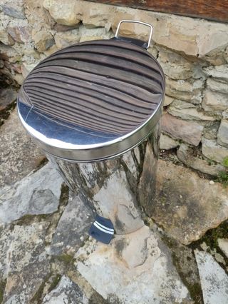 Cubo de metal