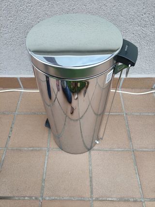 Cubo de metal