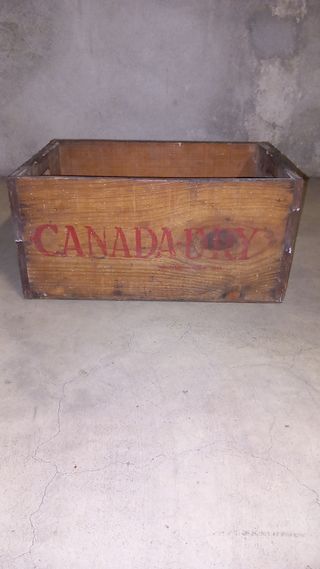 Cassa di legno canada dry