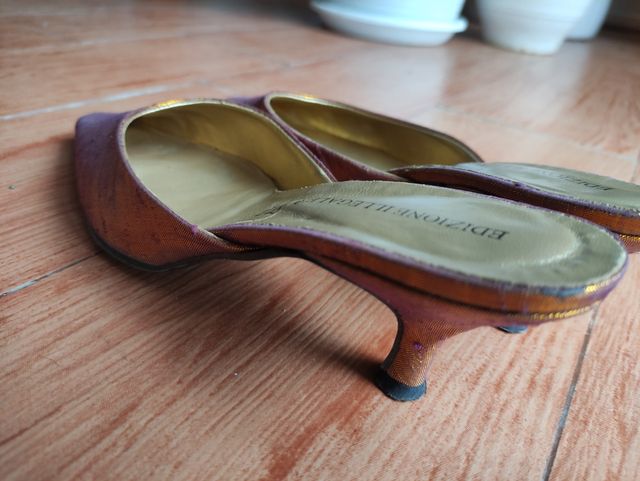 Zapatos destalonados Dorados 