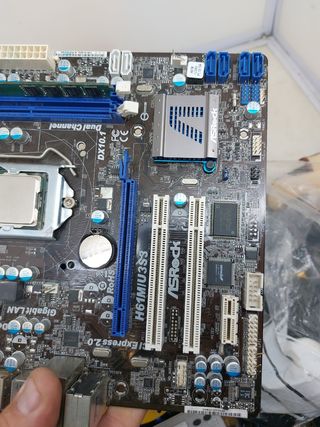 PLACA BASE DE ORDENADOR