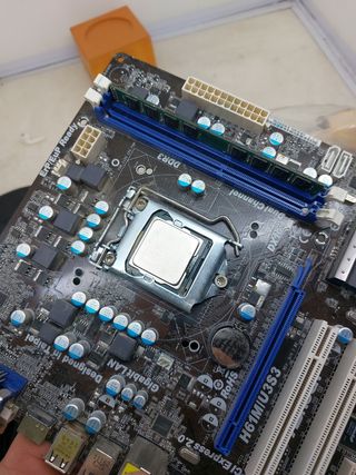 PLACA BASE DE ORDENADOR