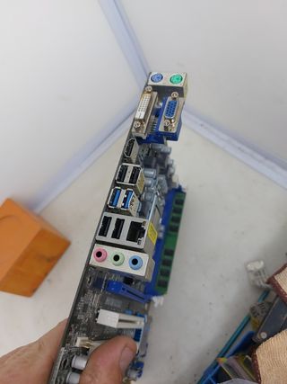 PLACA BASE DE ORDENADOR