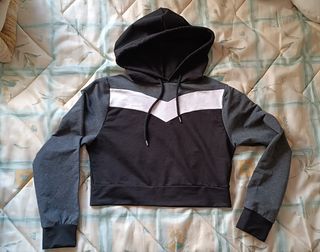 Sudadera corta con capucha talla S