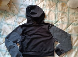 Sudadera corta con capucha talla S