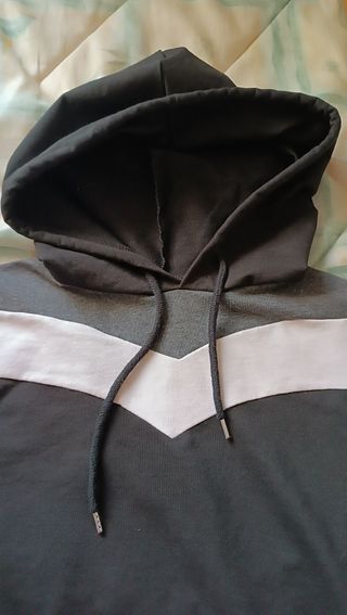 Sudadera corta con capucha talla S