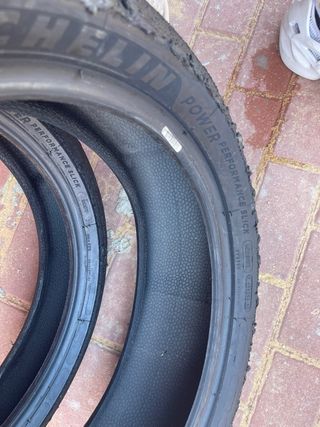 Dos juegos Michelin power performance