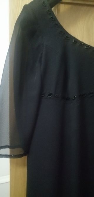 TRAJE DE MADRINA NEGRO. RESTOS TIENDA.