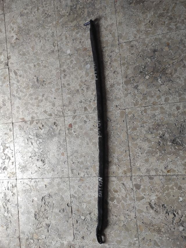 Cadena para candado, piton