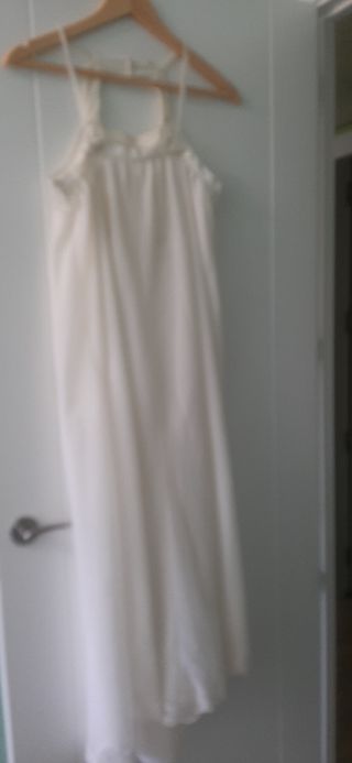 Precioso Camisón y bata de novia