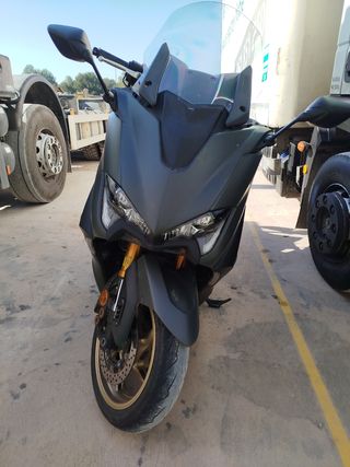 YAMAHA TMAX 560 TECH MAX