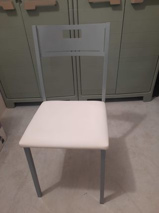 Mesa cristal cocina y 4 sillas 