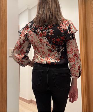 Blusa de flores Zara